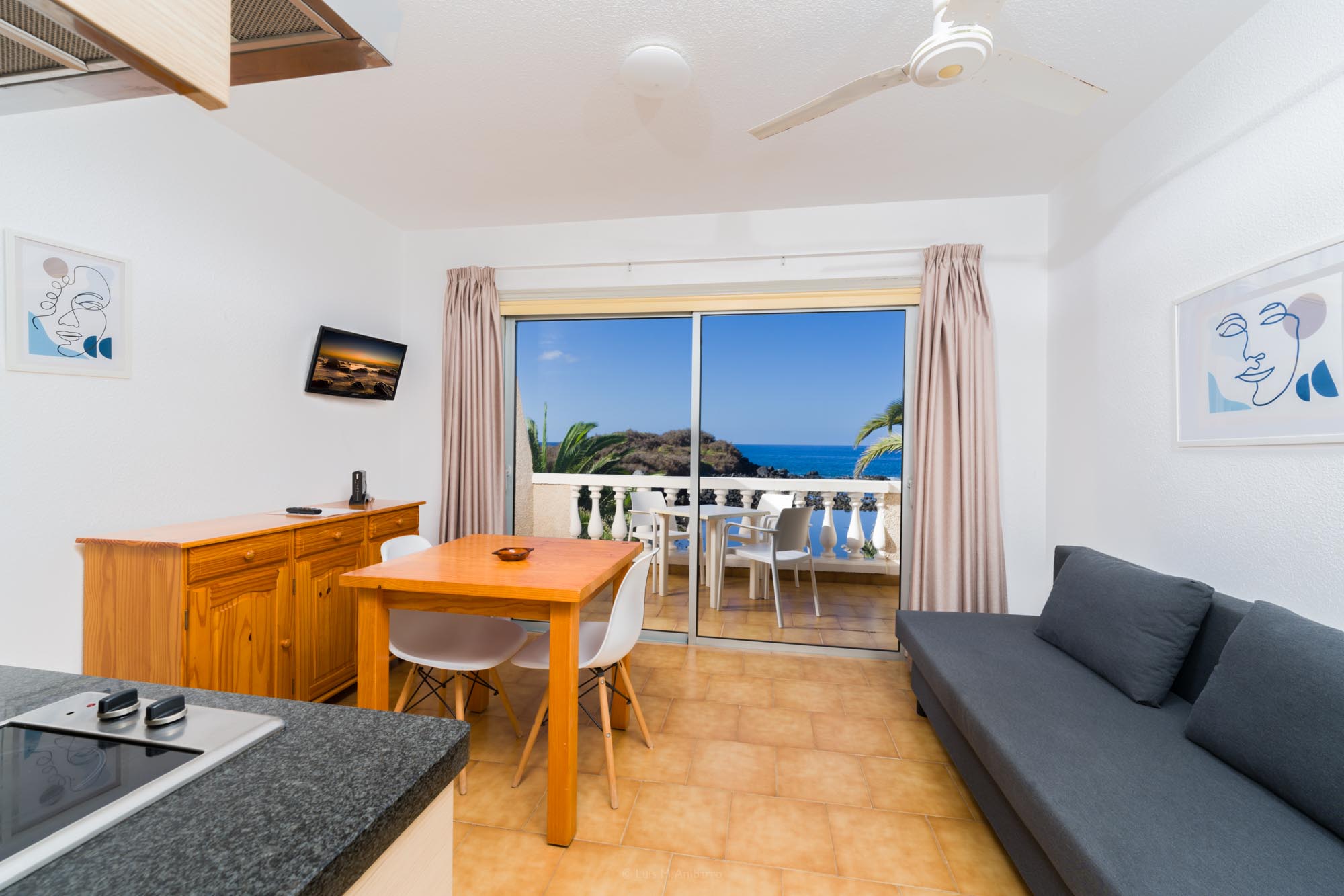 Sea View Apartment*